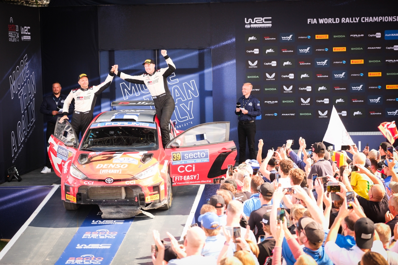 Sébastien Ogier v dramatickom finále domáceho podujatia Rely Fínsko vybojoval víťazstvo tímu TOYOTA GAZOO Racing World Rally Team