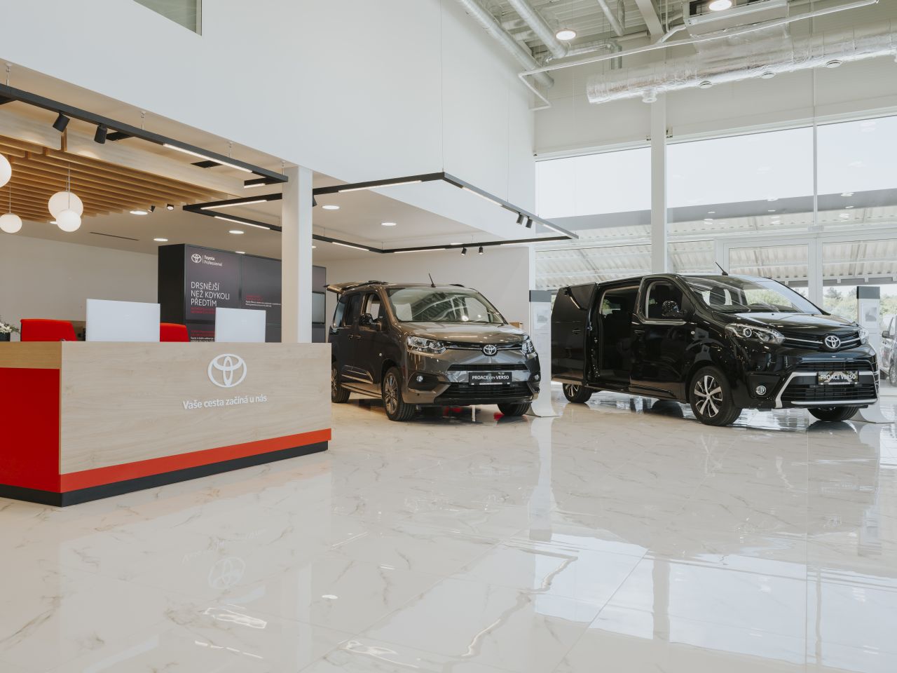 Toyota Tsusho otevřela zbrusu nové centrum užitkových vozů 