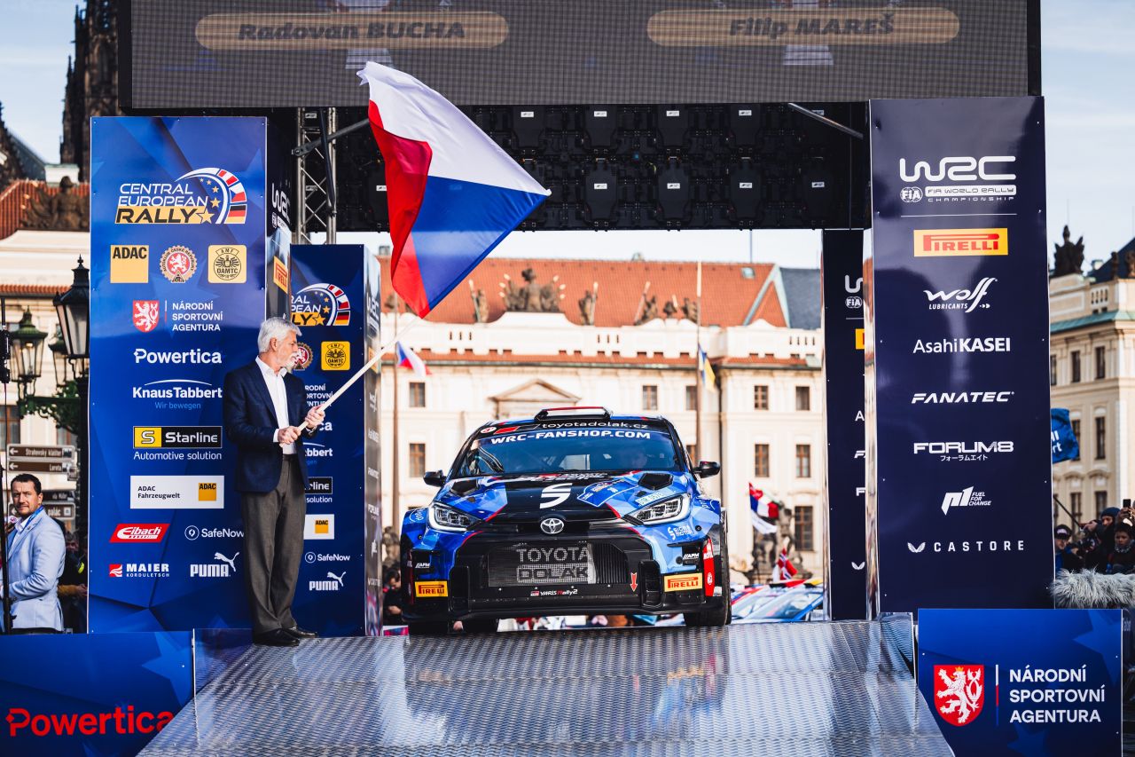 Středoevropská rallye: Toyota snížila ztrátu před posledním kolem šampionátu