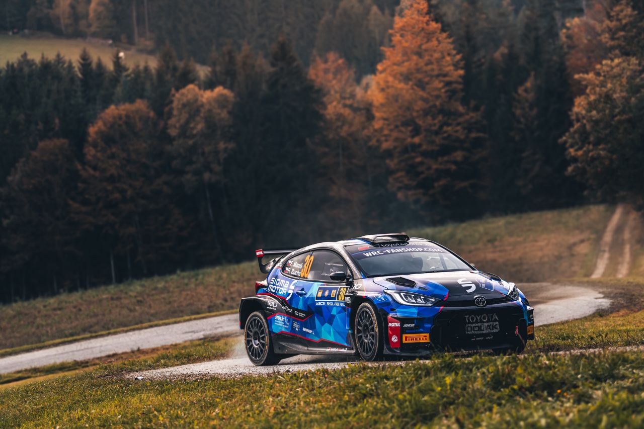 Středoevropská rallye: Toyota snížila ztrátu před posledním kolem šampionátu