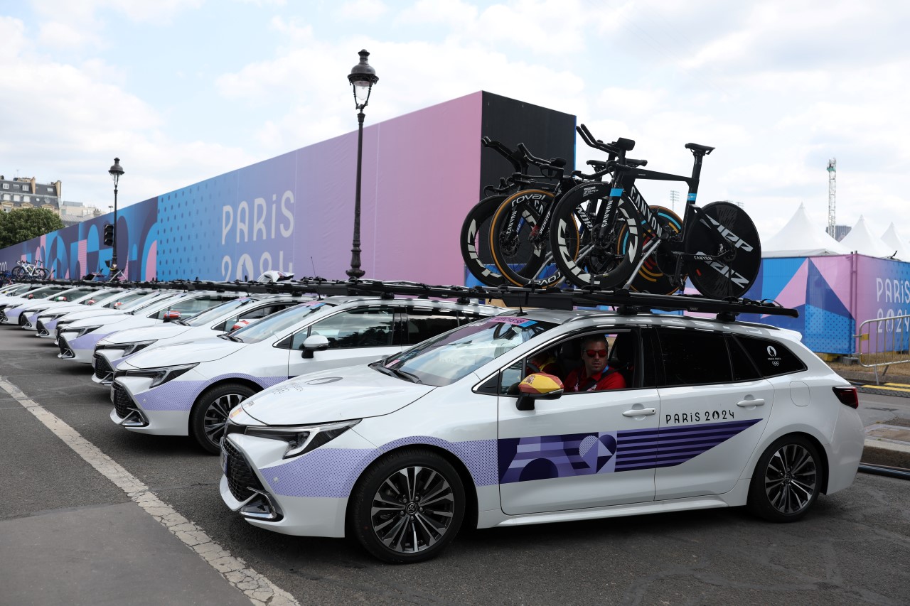 Apró figyelmességgel fokozza a kerékpárosok csapatok biztonságát a Toyota a 2024-es párizsi olimpiai és paralimpiai játékokon