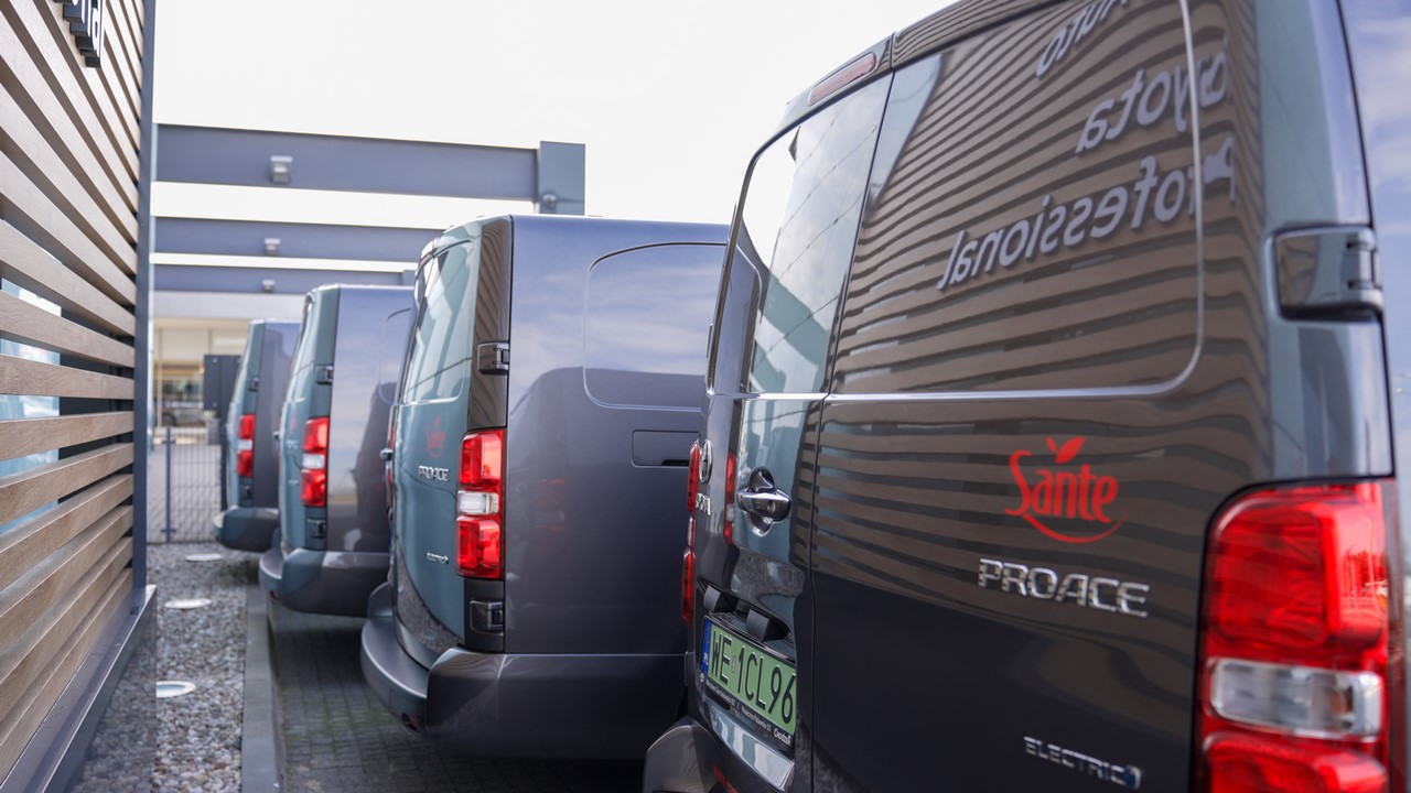 Elektryczne Toyoty PROACE dołączają do floty Sante