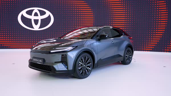 C-HR+ 2025