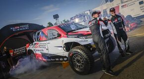 Toyota Hilux vyrazí na Dakar s českou posádkou